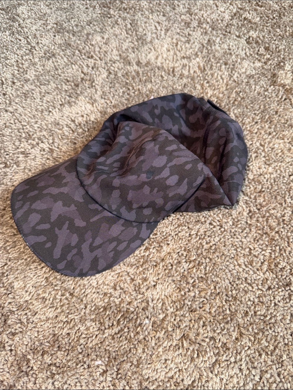 Lululemon grey baseball cap
